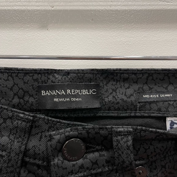 Banana Republic Mid Rise Skinny Ankle Jeans in Printed Black 25 Petite - Picture 7 of 11
